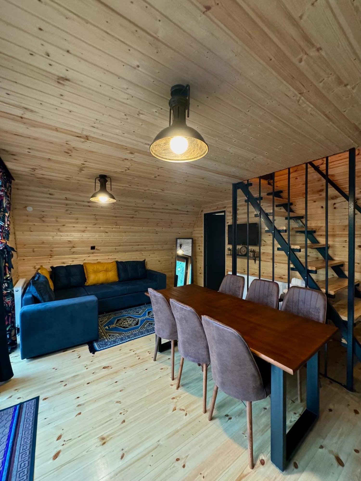 Kazbegi Inn Cottages ภายนอก รูปภาพ